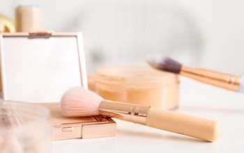 とりあえずメイクでごまかせる？