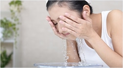 洗顔、メイクオフ